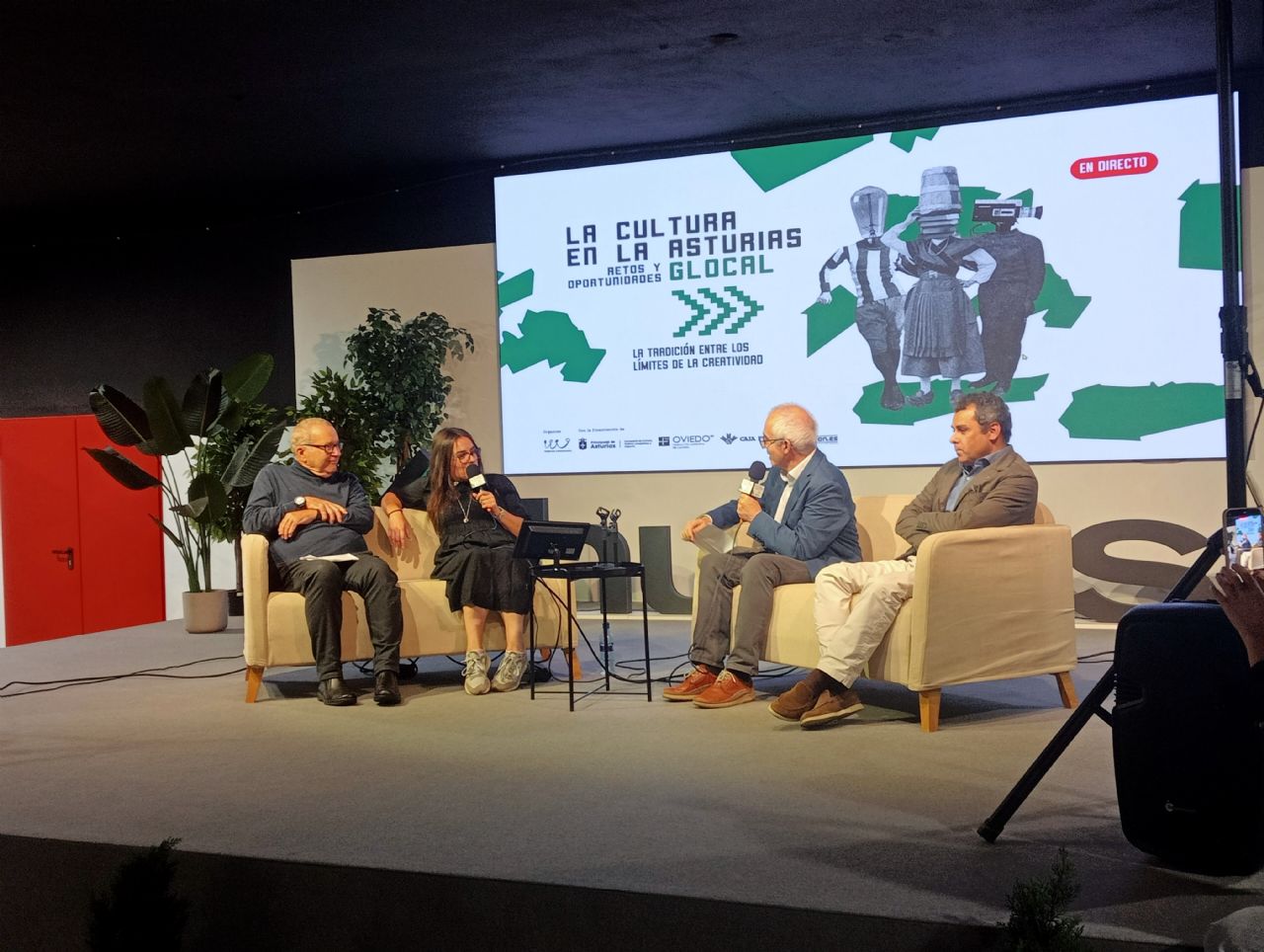 Asistentes a la clausura La cultura en la Asturias Glocal. Retos y oportunidades