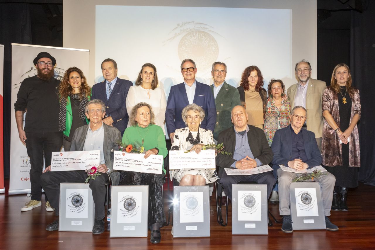Foto de Familia, premiados, jurado, patrocinadores y artistas invitados