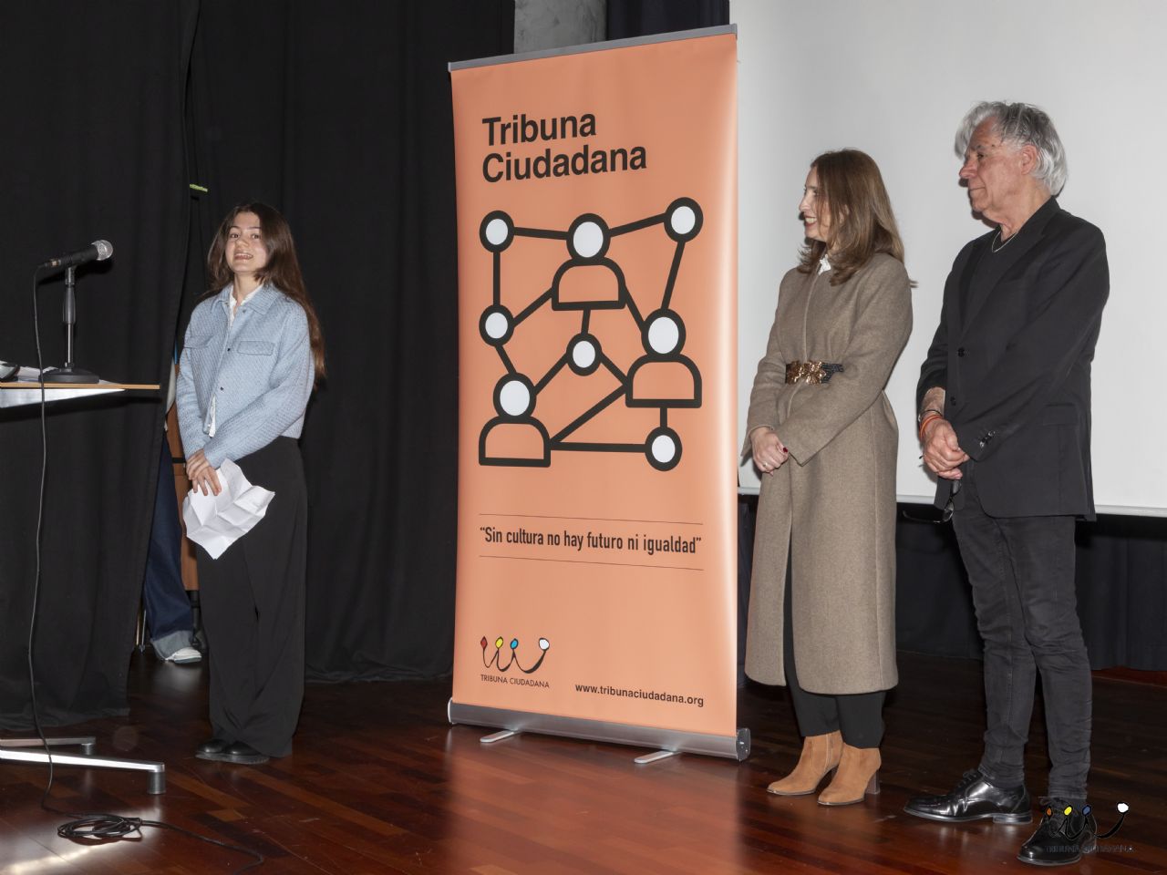 Irina Mar�a Pedrescu Virtus de las Letras, Sandra Miranda del El Corte Ingl�s y Enrique Monge