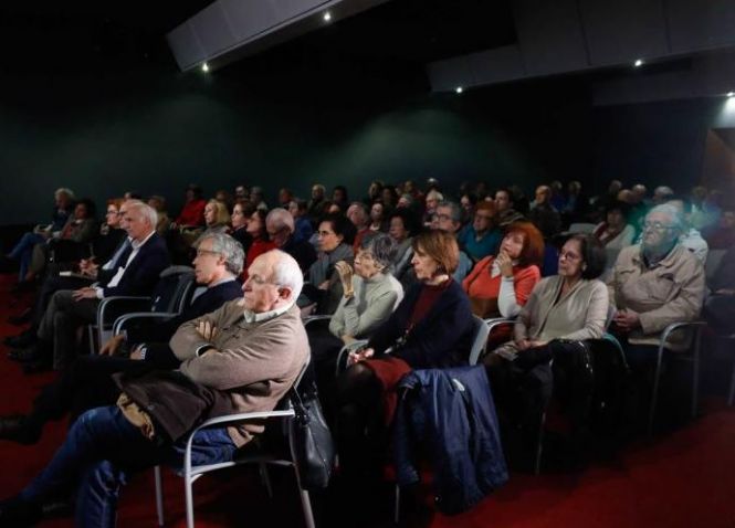 Público asistente a la conferencia de Antonio Bahamonde